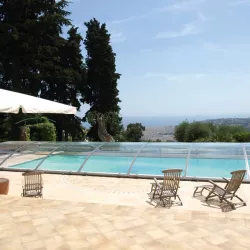 Cubierta para piscina baja de 6 x 3 motorizada