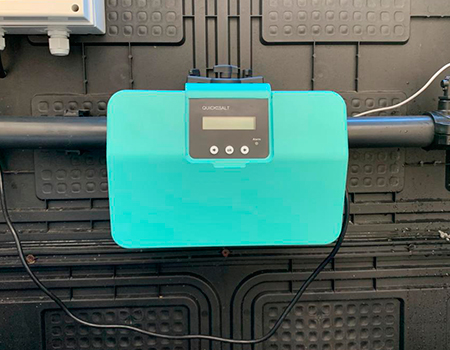 Gracias a la posibilidad de realizar una instalación compacta, este equipo es el más adecuado para instalarlo el casetas o locales con poco espacio.