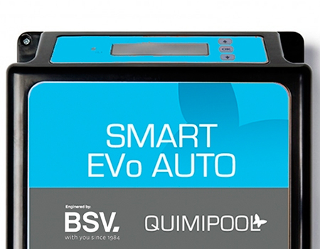 Digitale Anzeige. Abgewinkeltes Gehäuse für bessere Sicht.