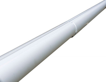 Spazzola elicoidale per una pulizia più efficace dei detriti della piscina.