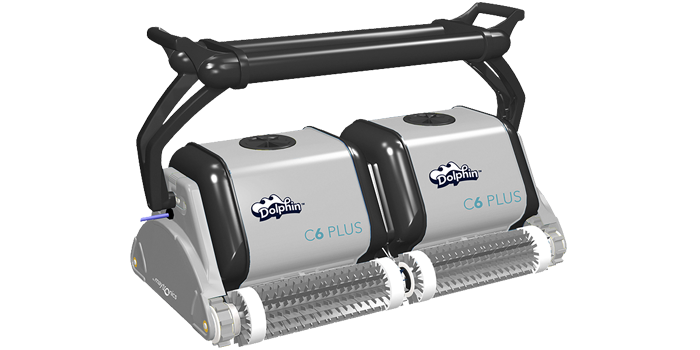 El limpiafondos Dolphin Active X4 proporciona una limpieza fiable, cómoda y rentable para de la piscina. Su fiable método de filtración en cualquier condición de la piscina y el cepillado activo en toda superficie, optimizan la higiene de la piscina.